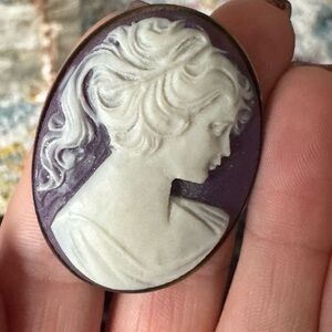 Vintage Purple and White Cameo Brooch